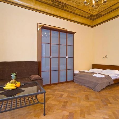 Old Town - Dusni Apartments Prag Dış mekan fotoğraf